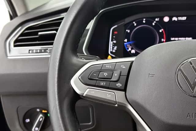 Volkswagen Tiguan (2021) thumbnail 6
