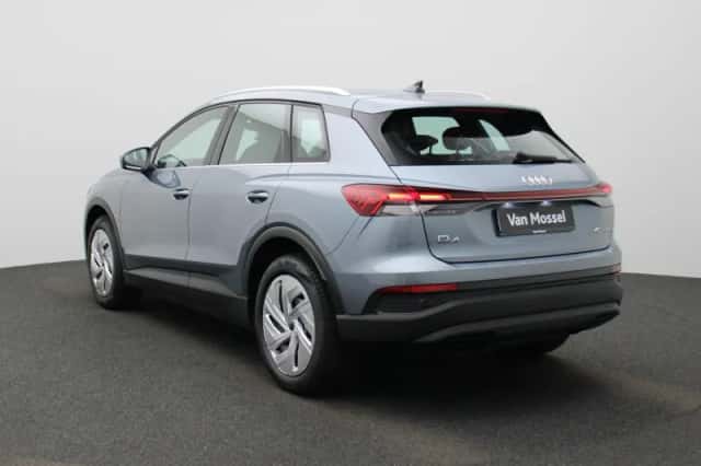 Audi Q4 e-tron (2025) thumbnail 2