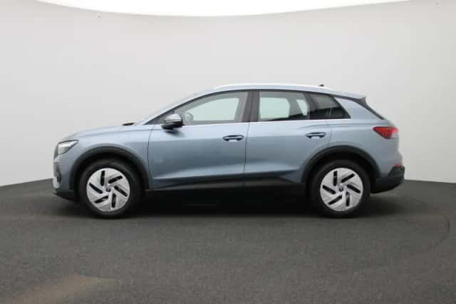 Audi Q4 e-tron (2025) thumbnail 4