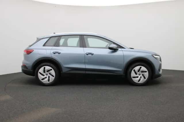 Audi Q4 e-tron (2025) thumbnail 6