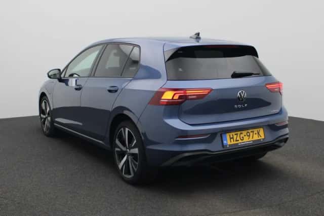 Volkswagen Golf (2025) thumbnail 2