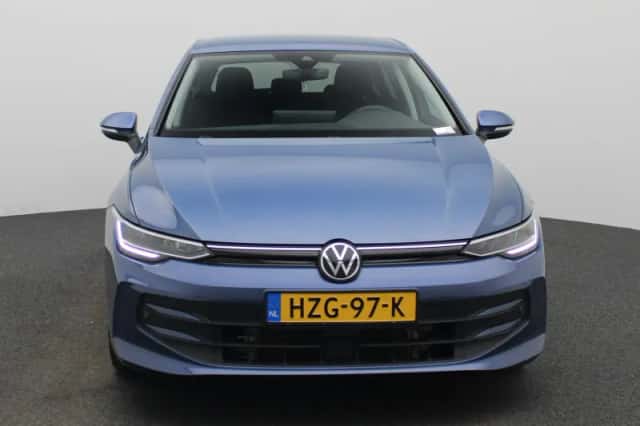 Volkswagen Golf (2025) thumbnail 3