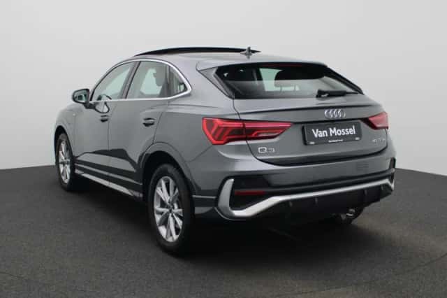 Audi Q3 (2022) thumbnail 2