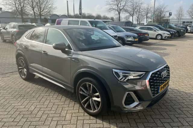 Audi Q3 (2020) thumbnail 2