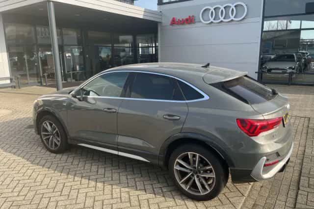 Audi Q3 (2020) thumbnail 3