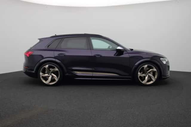 Audi Q8 e-tron (2024) thumbnail 6