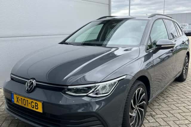 Volkswagen Golf (2023) thumbnail 1