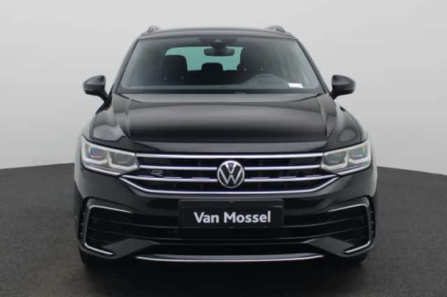 Volkswagen Tiguan (2022) thumbnail 3