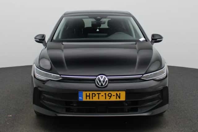 Volkswagen Golf (2025) thumbnail 3
