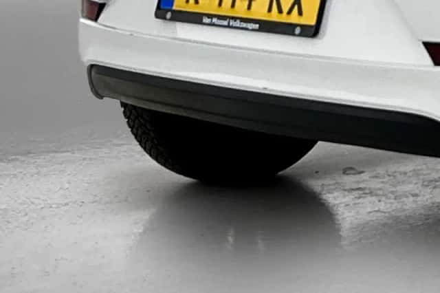 Volkswagen Up! (2021) thumbnail 4