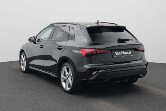 Audi A3 (2025) thumbnail 2