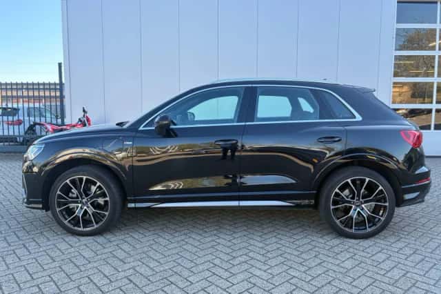 Audi Q3 (2024) thumbnail 3