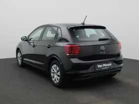 Volkswagen Polo (2021) thumbnail 2