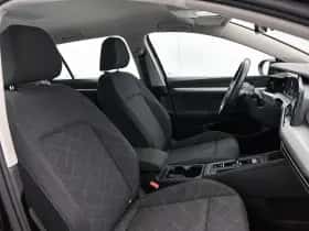 Volkswagen Golf (2022) thumbnail 35
