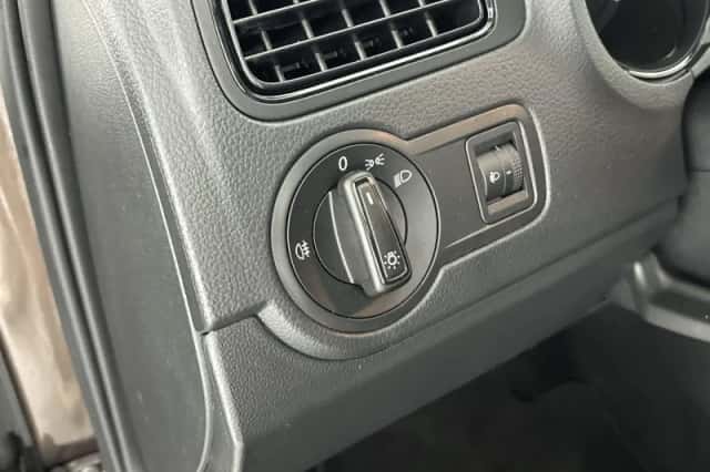 Volkswagen Polo (2016) thumbnail 19