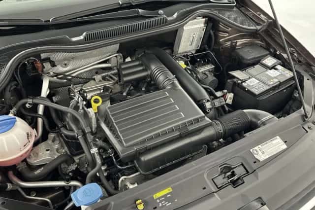 Volkswagen Polo (2016) thumbnail 21