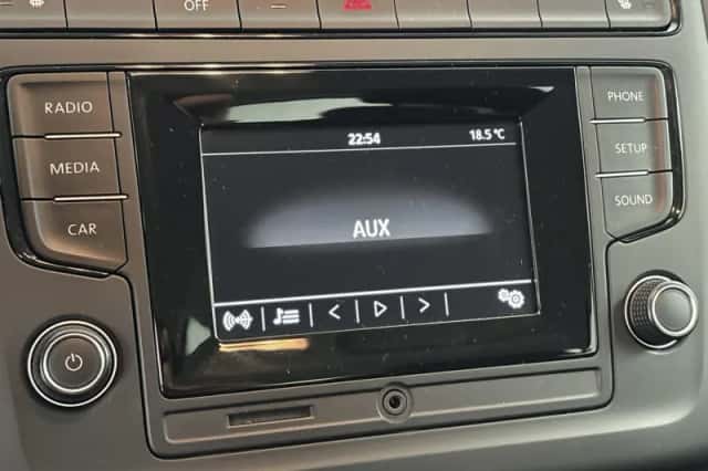 Volkswagen Polo (2016) thumbnail 6