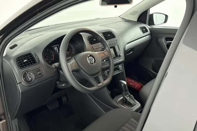 Volkswagen Polo (2016) thumbnail 9