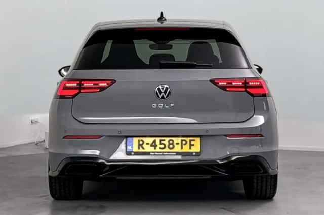 Volkswagen Golf (2022) thumbnail 3