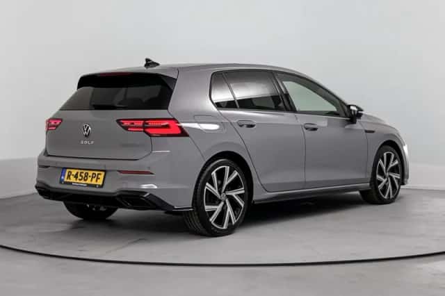 Volkswagen Golf (2022) thumbnail 4