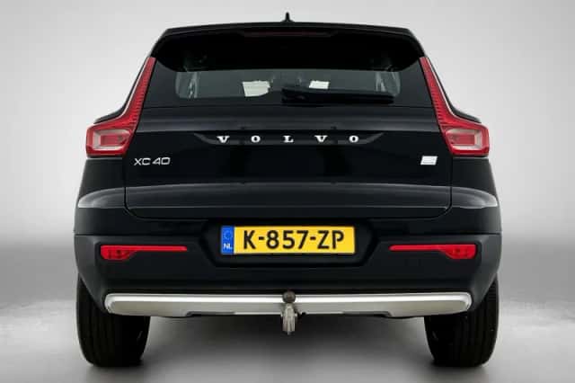 Volvo XC40 (2021) thumbnail 3