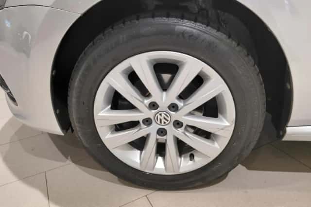 Volkswagen Polo (2017) thumbnail 2