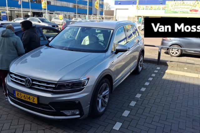 Volkswagen Tiguan (2016) thumbnail 1