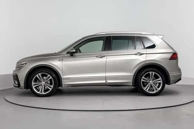 Volkswagen Tiguan (2016) thumbnail 2