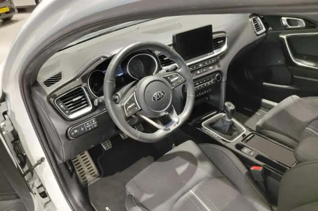 Kia Proceed (2020) thumbnail 12