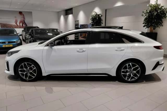 Kia Proceed (2020) thumbnail 3
