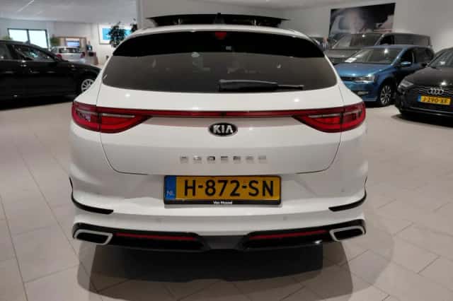 Kia Proceed (2020) thumbnail 5