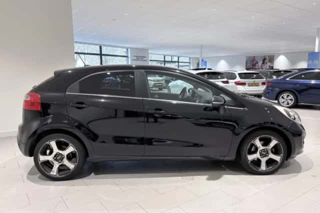 Kia Rio (2012) thumbnail 6