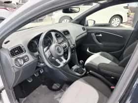 Volkswagen Polo (2015) thumbnail 9