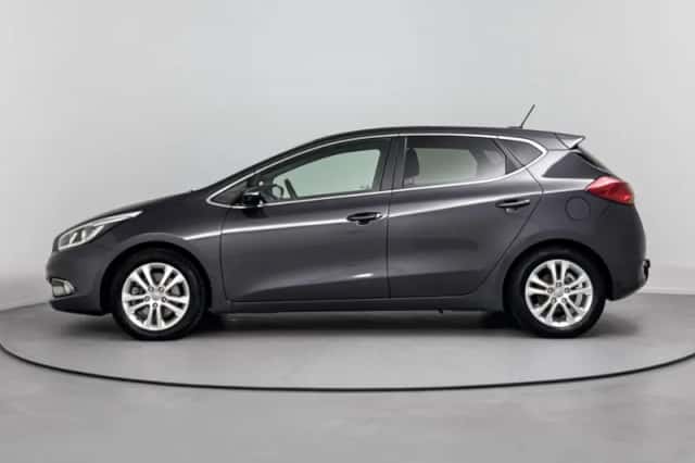 Kia Cee'd (2015) thumbnail 2