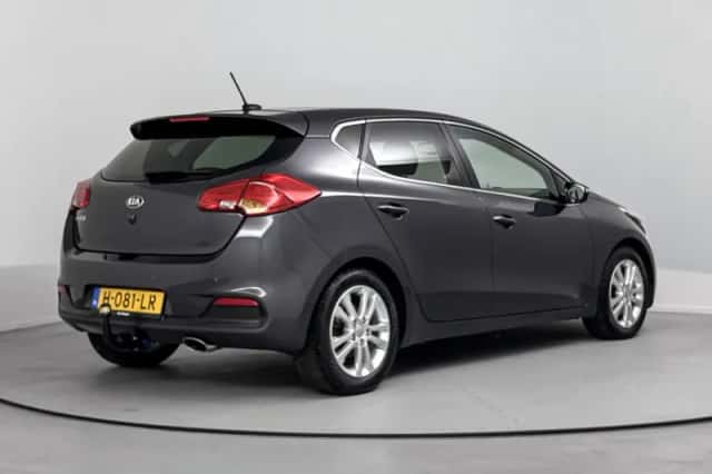 Kia Cee'd (2015) thumbnail 4