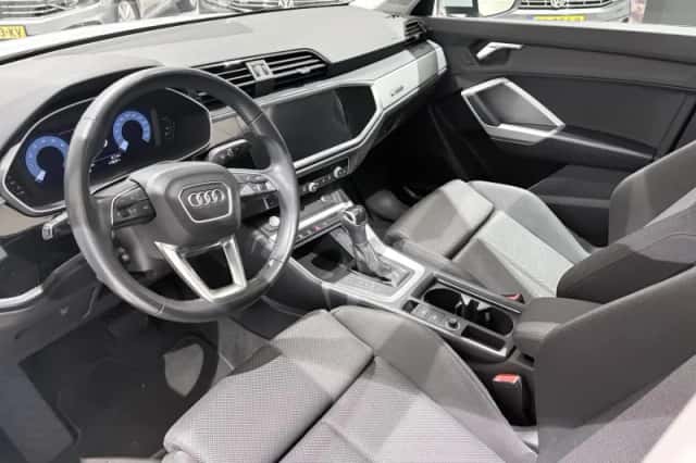 Audi Q3 (2020) thumbnail 12