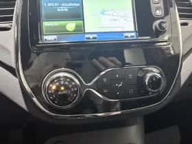 Renault Captur (2015) thumbnail 24