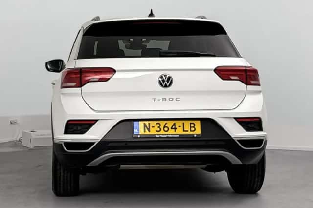 Volkswagen T-Roc (2021) thumbnail 3