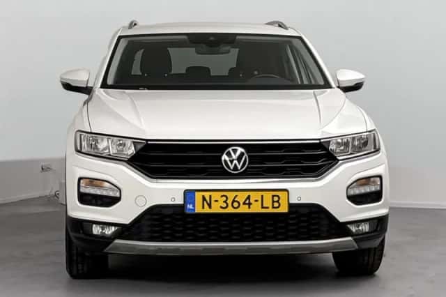 Volkswagen T-Roc (2021) thumbnail 5