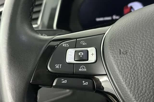Volkswagen Tiguan (2018) thumbnail 6