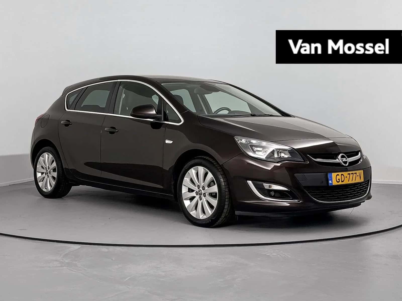 Opel Astra (2014) — foto 1