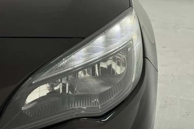 Opel Astra (2014) thumbnail 16