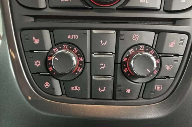 Opel Astra (2014) thumbnail 18