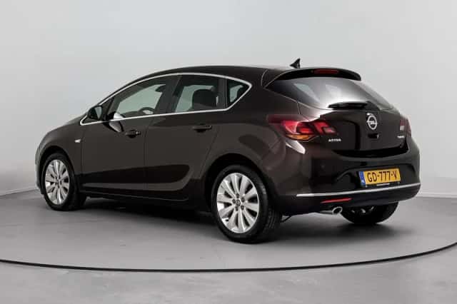 Opel Astra (2014) thumbnail 4