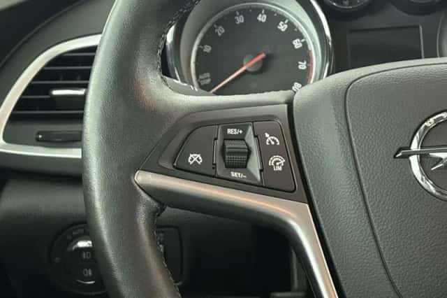 Opel Astra (2014) thumbnail 6