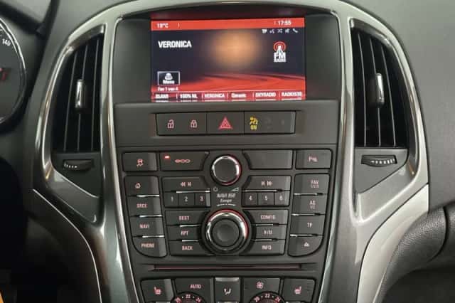 Opel Astra (2014) thumbnail 7