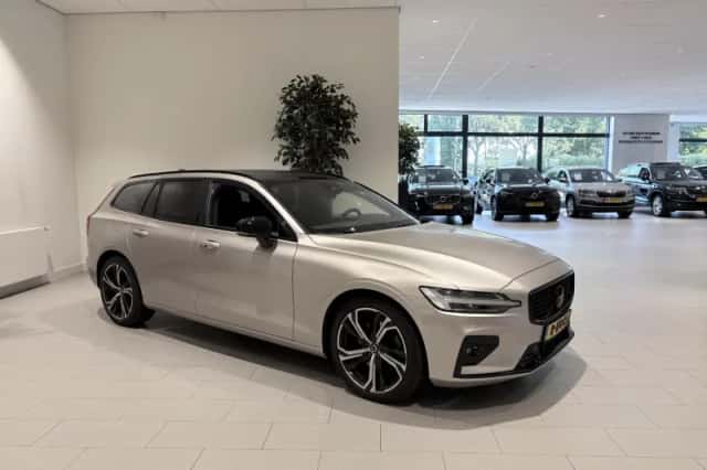 Volvo V60 (2022) thumbnail 6