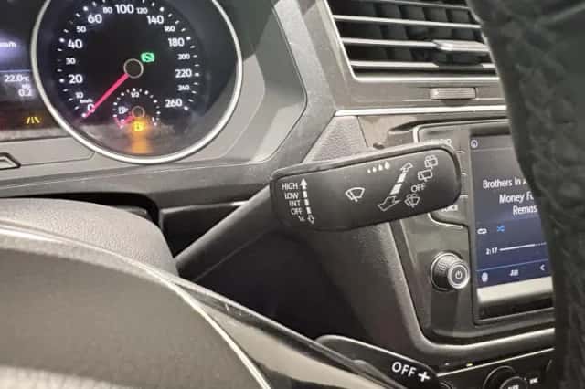 Volkswagen Tiguan (2017) thumbnail 16