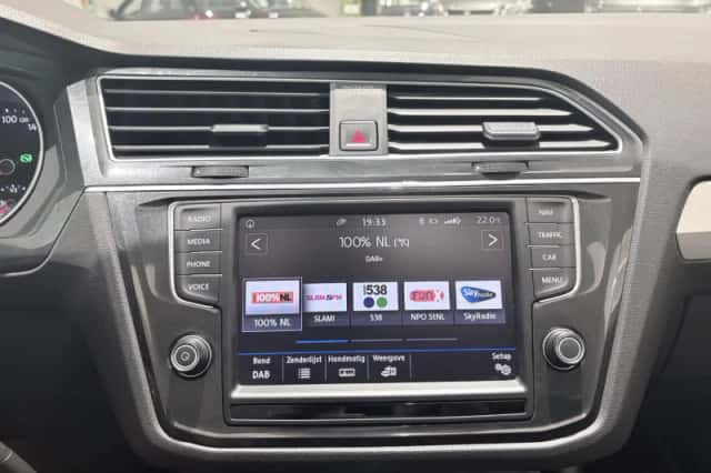 Volkswagen Tiguan (2017) thumbnail 20