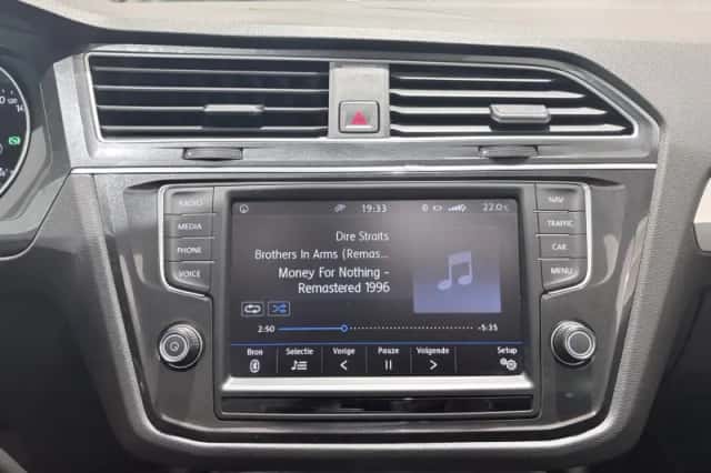 Volkswagen Tiguan (2017) thumbnail 21